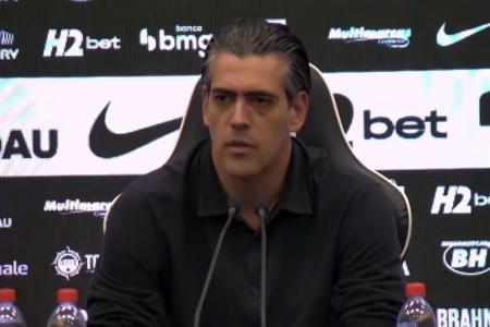 Paulo Bracks em pronunciamento oficial pelo Atlético