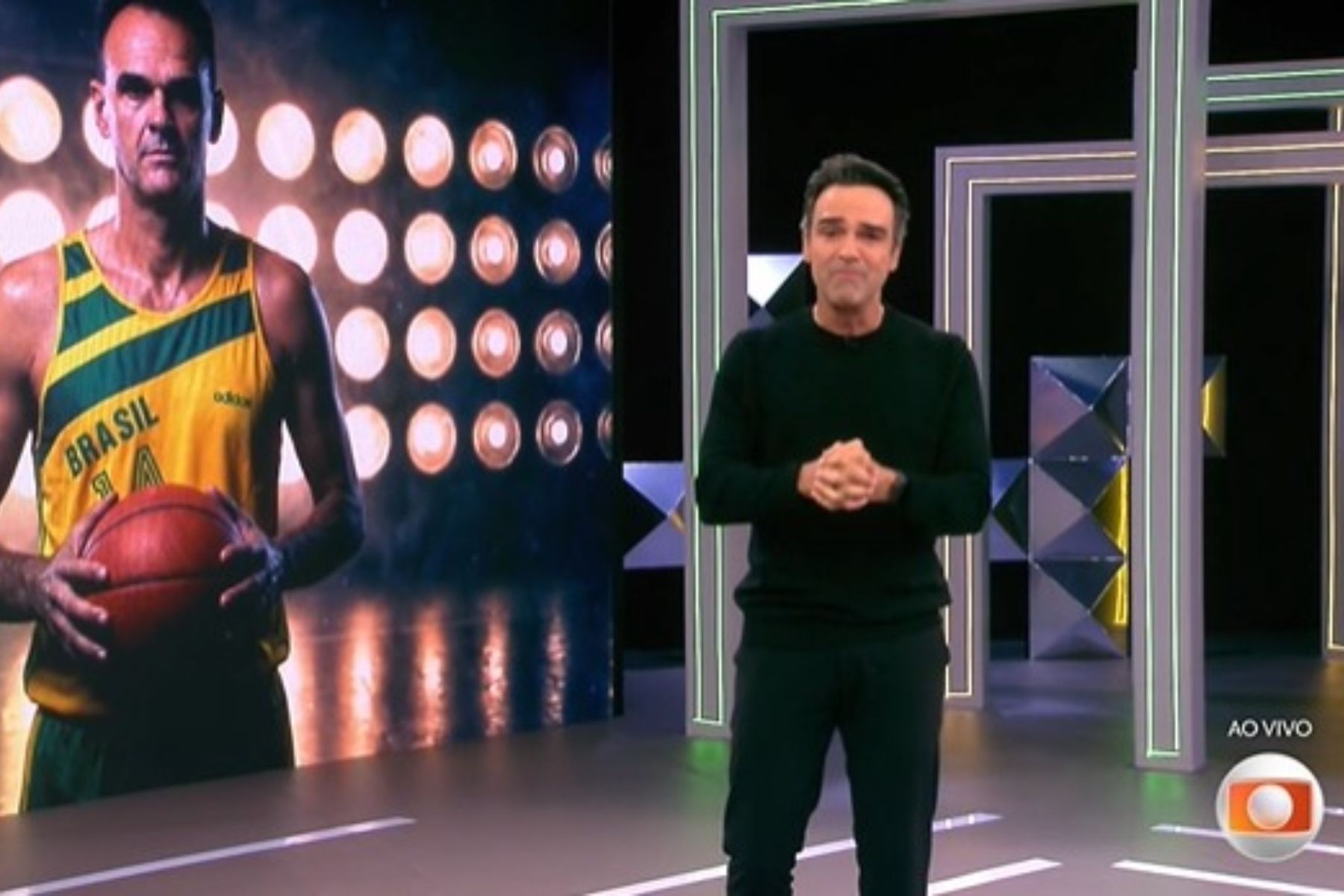 Oscar Schmidt é homenageado por Tadeu Schmidt ao vivo no BBB 26