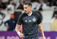 Titular do Coritiba é liberado para enfrentar o Botafogo pelo Brasileirão