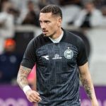 Titular do Coritiba é liberado para enfrentar o Botafogo pelo Brasileirão