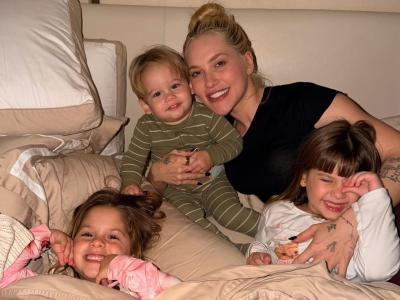 Virginia Fonseca e os três filhos