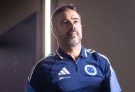 Escalação do Cruzeiro: Artur Jorge mexe no ataque para duelo com Bragantino