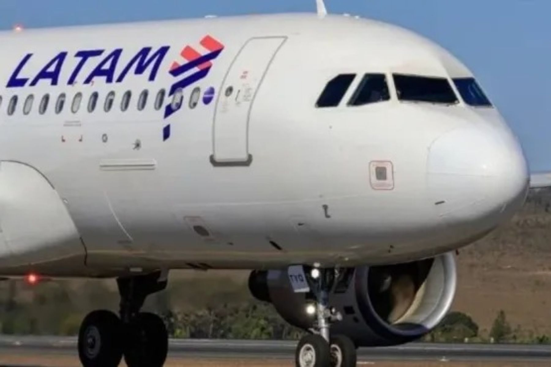 Avião com destino ao Brasil se envolve em acidente com aeronave no Chile; voos atrasam