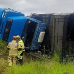 Motorista morre após ser atingido por caminhão carregado de carvão na BR-494