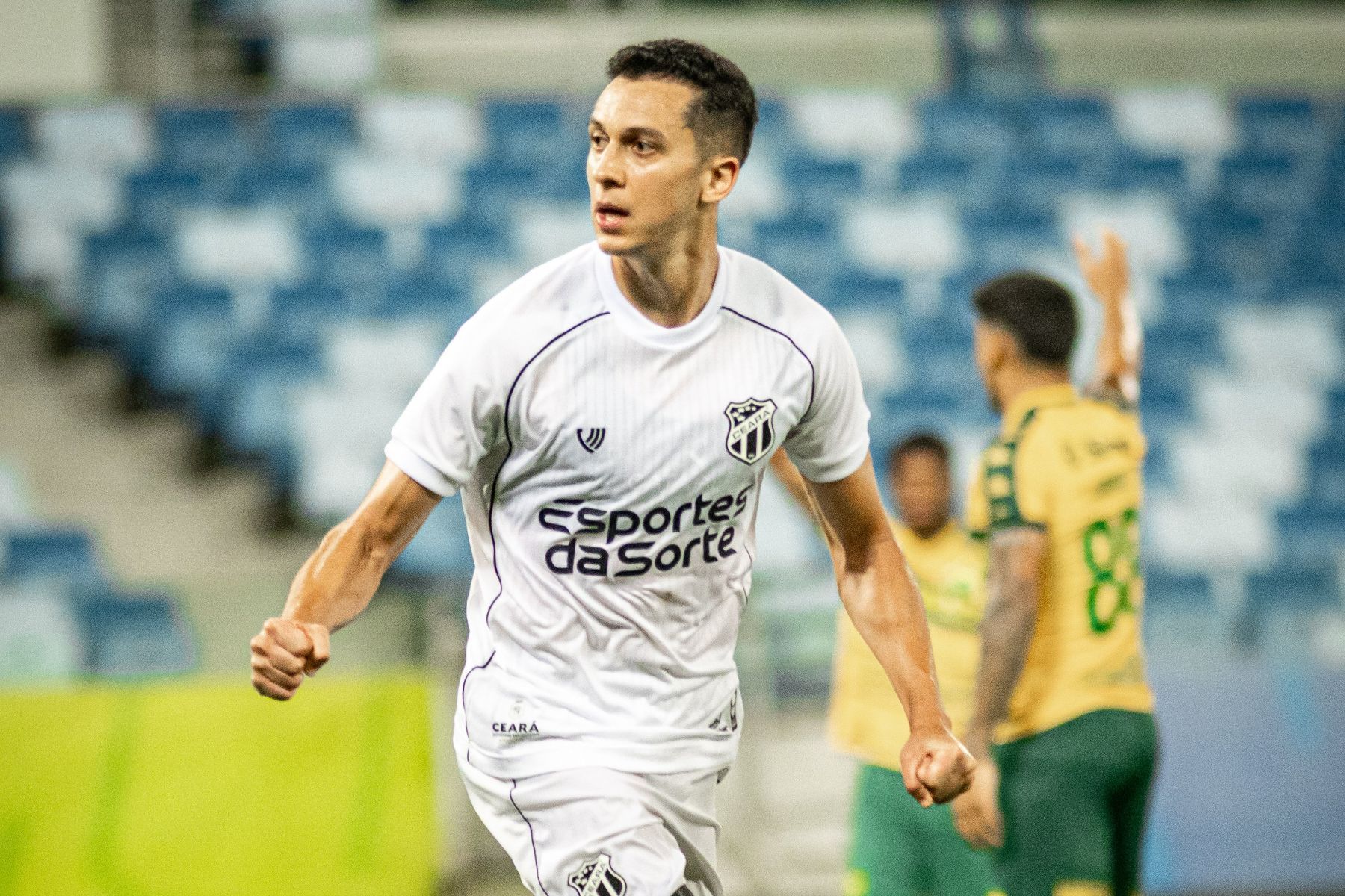 Juan Alano brilha, e Ceará vence Cuiabá fora de casa pela Série B