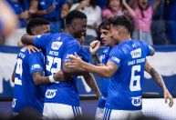 Cruzeiro cria muito, vira sobre o Bragantino e volta a vencer no Brasileiro