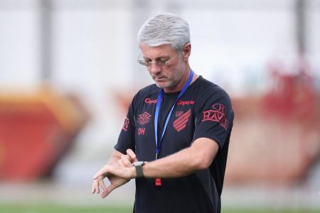 Odair Hellmann, técnico do Athletico-PR