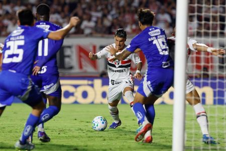 Ferrerinha brilhou e fez três gols na goleada sobre o Cruzeiro