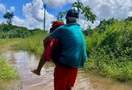Idoso fica preso em área alagada por mais de cinco horas e é resgatado pelos bombeiros