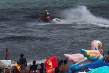 Bombeiros realizam buscas na Praia do Forte