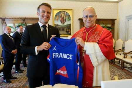 Papa Leão XIV e presidente da França, Emanuel Macron • Reprodução / Vatican News