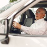 Detran alerta sobre cuidados para motoristas idosos em Minas Gerais