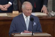 Rei Charles III discursa no Congresso dos EUA e diz que países 'devem promover a paz'