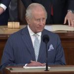 Rei Charles III discursa no Congresso dos EUA e diz que países 'devem promover a paz'