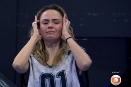 Ana Paula chora após Prova do Finalista