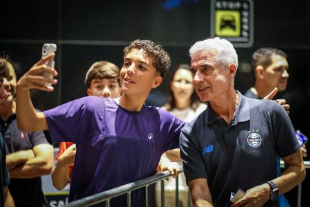 Grêmio chegou a BH recepcionado por torcedores
