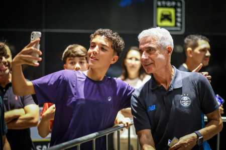 Grêmio chegou a BH recepcionado por torcedores