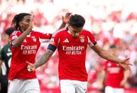 Ex-Palmeiras marca, e Benfica goleia Moreirense pelo Português