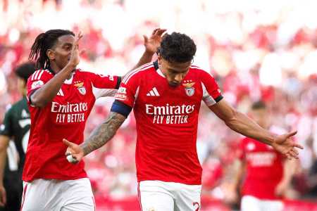 Richard Ríos fez o segundo gol do Benfica no jogo