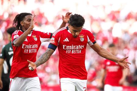 Richard Ríos fez o segundo gol do Benfica no jogo