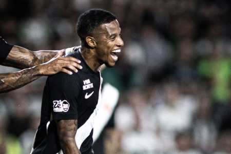 Tchê Tchê soma 12 jogos pelo Vasco no Brasileiro • Matheus Lima/Vasco