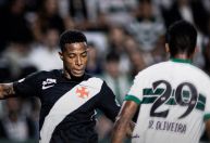 Com gol contra no fim, Coritiba busca empate com Vasco no Campeonato Brasileiro