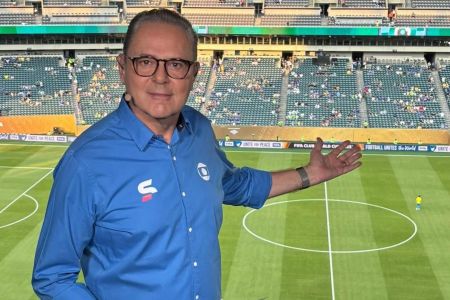 Narrador Luis Roberto, da Globo