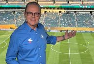 O que é neoplasia, doença que tirou o narrador Luiz Roberto da Copa do Mundo