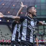 Com um a menos, Ceará vence Fortaleza pela Copa do Nordeste