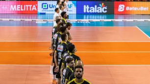 Em vantagem, Praia Clube enfrenta Guarulhos nas quartas da Superliga Masculina