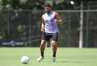 Em BH, Hulk e outros titulares do Atlético treinam em dia de estreia na 'Sula'