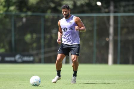 Hulk em treino na Cidade do Galo em 8 de abril.