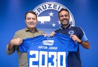 Com contrato até 2030, Artur Jorge pode atingir marcas históricas pelo Cruzeiro