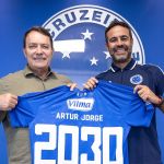 Com contrato até 2030, Artur Jorge pode atingir marcas históricas pelo Cruzeiro