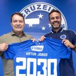 Com contrato até 2030, Artur Jorge pode atingir marcas históricas pelo Cruzeiro