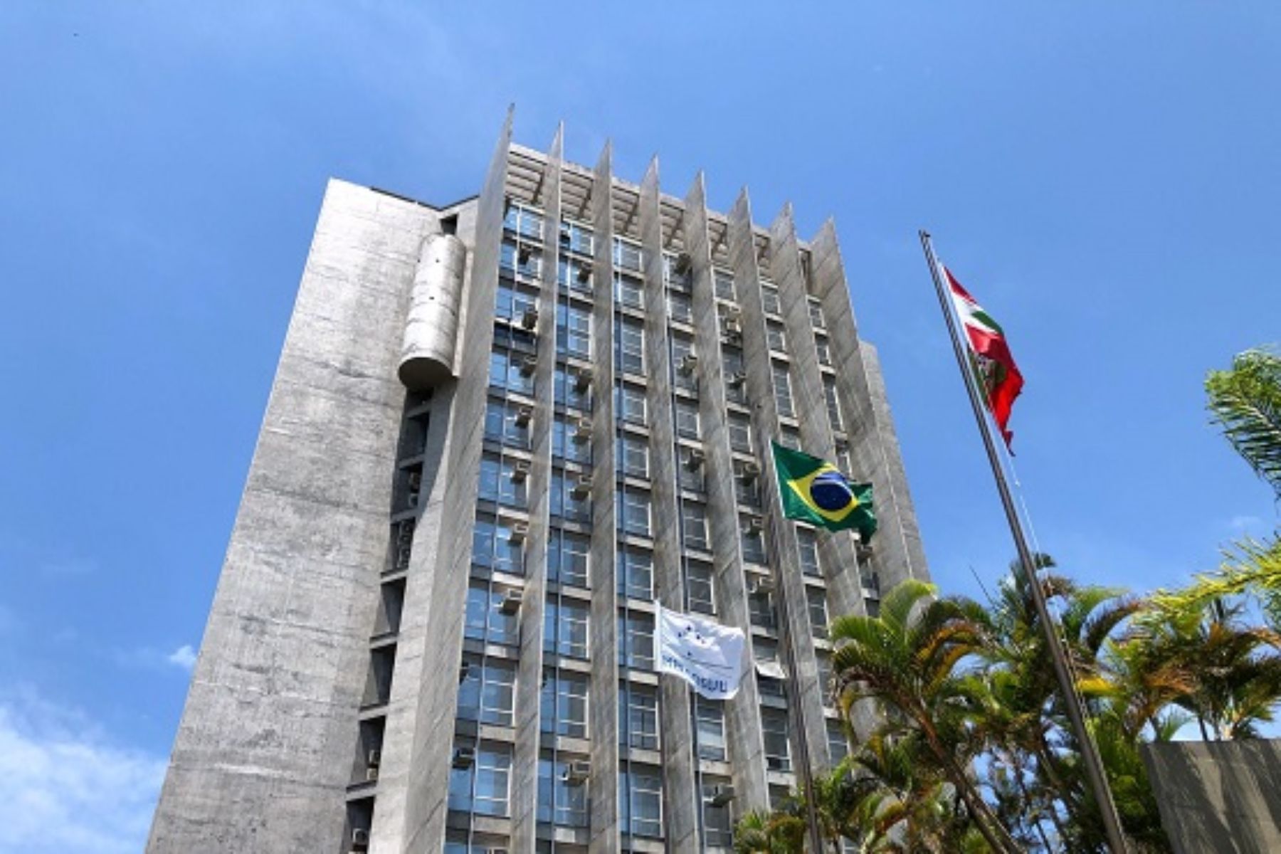 Justiça em SC condena banco por 'golpe do falso funcionário'; vítima será indenizada