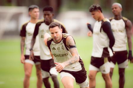 Treino do Flamendo no Ninho em 28 de abril