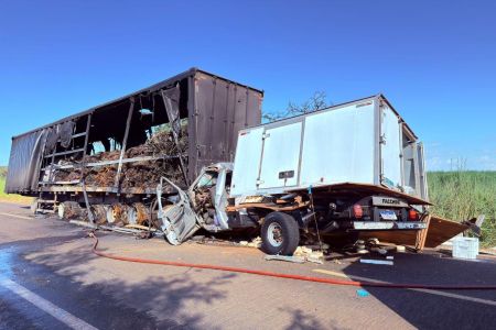 Pai e filho morrem em acidente grave na MG-428, no Triângulo Mineiro