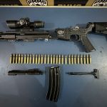 Homem é preso e fuzil é apreendido em operação em Leopoldina (MG)