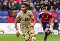 Flamengo faz cobrança milionária a clube espanhol por 'calote' envolvendo atacante