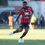 Emprestado pelo Corinthians ao Vitória, Cacá revela se jogará 'contra o Coringão'