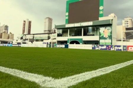 Estádio Hailé Pinheiro, em Goiânia
