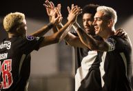 Vasco goleia o Olimpia e assume a liderança do grupo na Copa Sul-Americana
