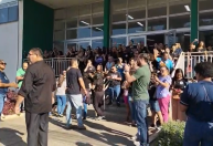 Servidores deflagram greve com concentração em frente ao prédio da Prefeitura de Ipatinga