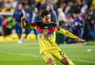 Ex-Palmeiras perde pênalti no México e revolta comentarista: 'Tem que mandar embora'