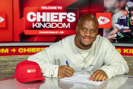 MVP do Super Bowl LX, Kenneth Walker III assinou com o Kansas City Chiefs