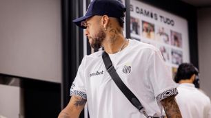 Santos: Neymar leva terceiro amarelo e fica fora de ‘jogo-chave’ para ir à Copa