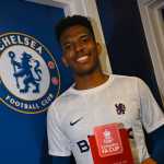 Técnico do Chelsea rasga elogios a Estêvão após goleada: 'Não há limite para ele'