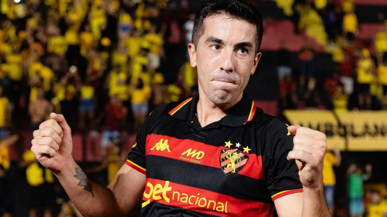 Meia do Sport revela como Luis Suárez o ajudou a conseguir camisa de Messi