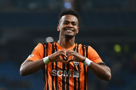 Alisson, revelado pelo Atlético, comemora gol pelo Shakhtar Donetsk